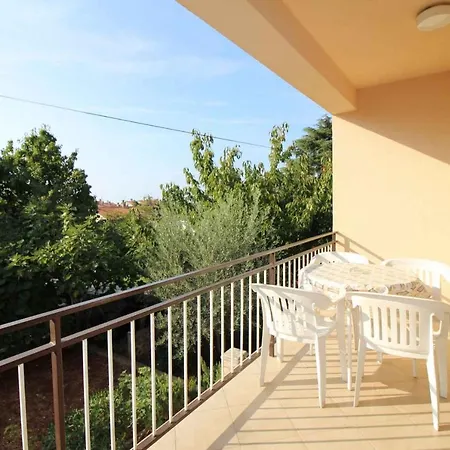 Apartment In Porec/istrien 37126 Poreč